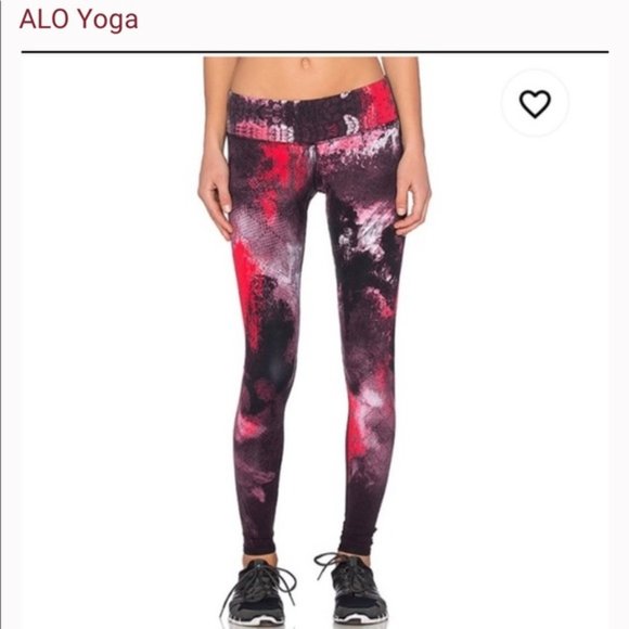 Alo Ruby Red Smoke Print Airbrush Leggings Size Small - Picture 12 of 12